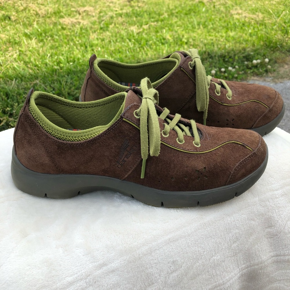 DANSKO Sz. 9.5-10 Elise Brown Suede Lace-Up Shoes